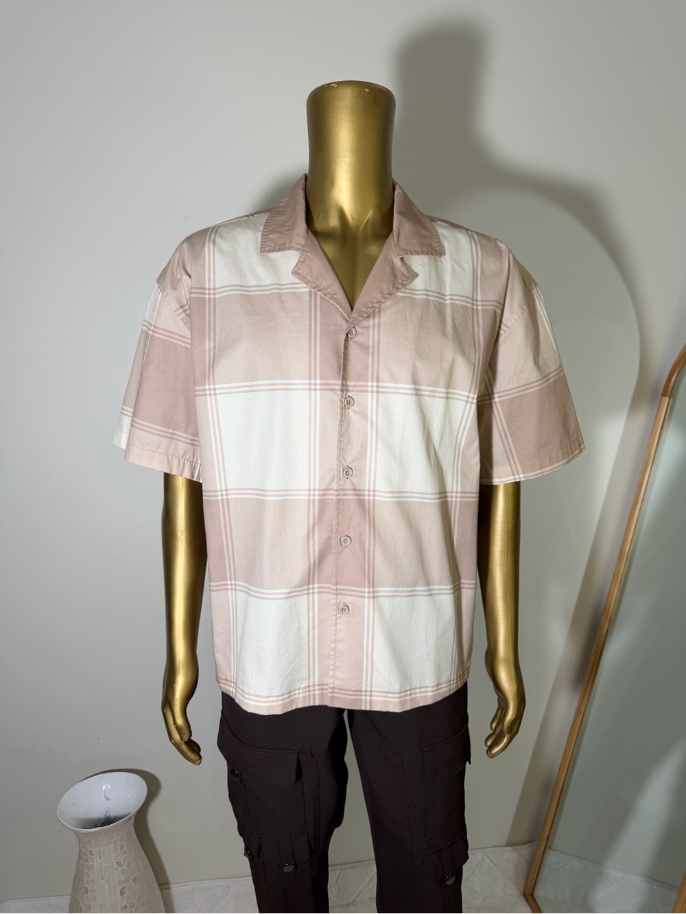 Forever 21 Men's Plaid Camp-Collar Button-Down in Soft Pink and White